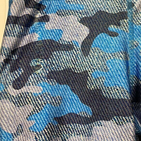 Terez Blue Camo Print Leggings, Size Medium & Large - Picture 3 of 7